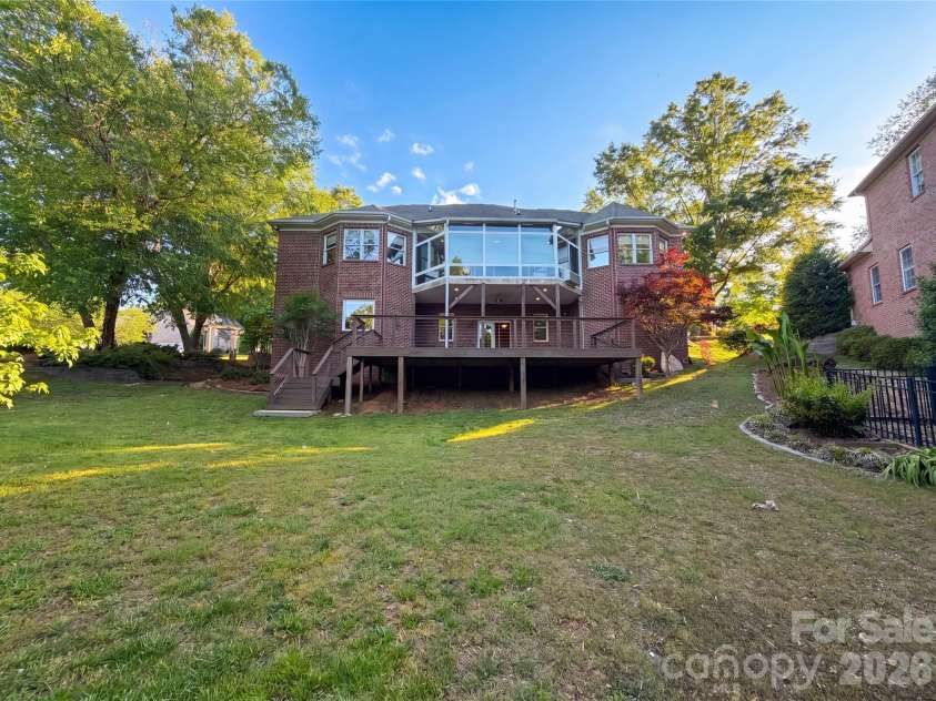 142 Canterbury Crossing, Fort Mill, SC 29708.  MLS# CAR4372105, YatesRealty ID 43516. 