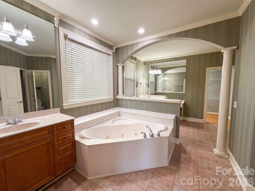 142 Canterbury Crossing, Fort Mill, SC 29708.  MLS# CAR4372105, YatesRealty ID 43516. 
