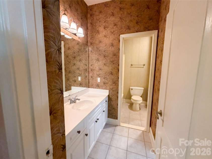 142 Canterbury Crossing, Fort Mill, SC 29708.  MLS# CAR4372105, YatesRealty ID 43516. 