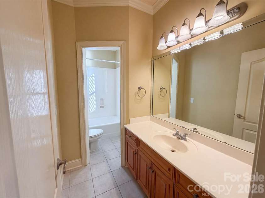 142 Canterbury Crossing, Fort Mill, SC 29708.  MLS# CAR4372105, YatesRealty ID 43516. 