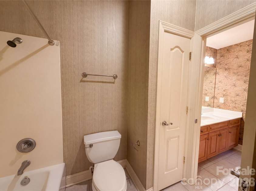 142 Canterbury Crossing, Fort Mill, SC 29708.  MLS# CAR4372105, YatesRealty ID 43516. 