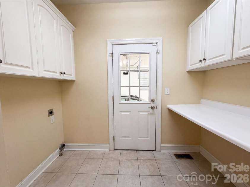 142 Canterbury Crossing, Fort Mill, SC 29708.  MLS# CAR4372105, YatesRealty ID 43516. 