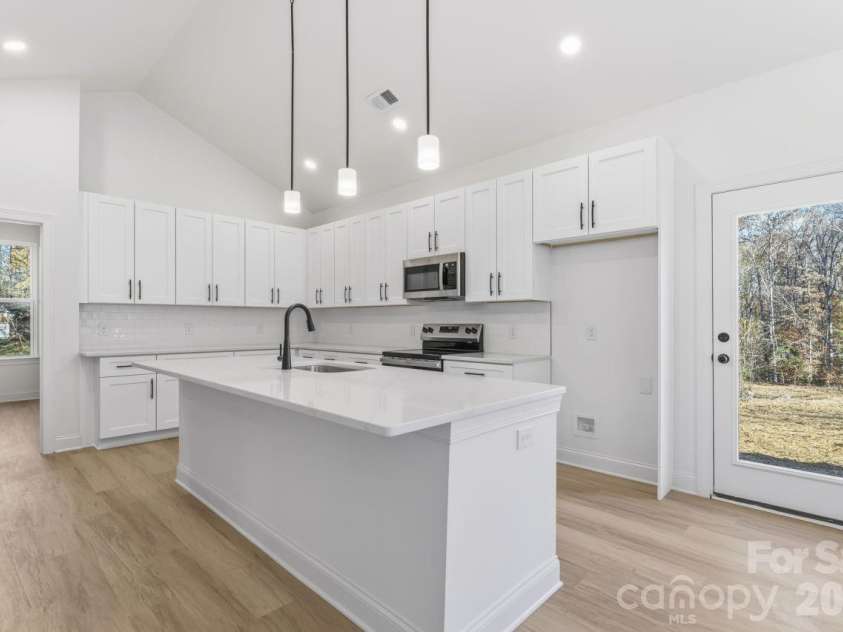 1216 Waterford Drive, Lincolnton, NC 28092.  MLS# CAR4324476, YatesRealty ID 4352. 