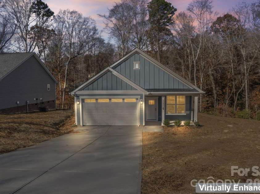 1216 Waterford Drive, Lincolnton, NC 28092.  MLS# CAR4324476, YatesRealty ID 4352. 