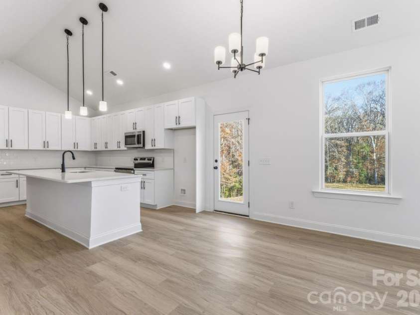 1216 Waterford Drive, Lincolnton, NC 28092.  MLS# CAR4324476, YatesRealty ID 4352. Dining Area