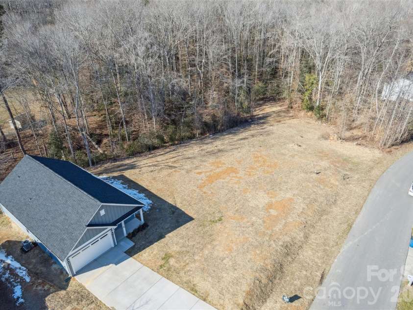 1216 Waterford Drive, Lincolnton, NC 28092.  MLS# CAR4324476, YatesRealty ID 4352. Huge Side Yard & 1.75 Acres!