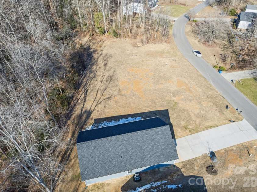 1216 Waterford Drive, Lincolnton, NC 28092.  MLS# CAR4324476, YatesRealty ID 4352. Huge Side Yard & 1.75 Acres!