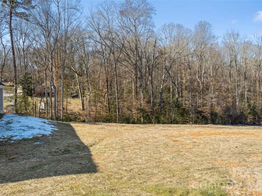 1216 Waterford Drive, Lincolnton, NC 28092.  MLS# CAR4324476, YatesRealty ID 4352. Huge Side Yard & 1.75 Acres!