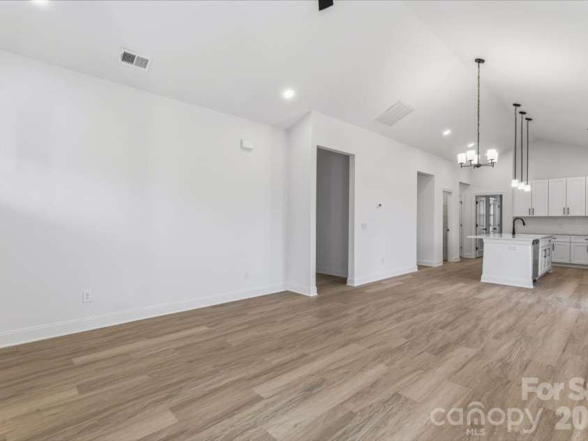 1216 Waterford Drive, Lincolnton, NC 28092.  MLS# CAR4324476, YatesRealty ID 4352. Living Room