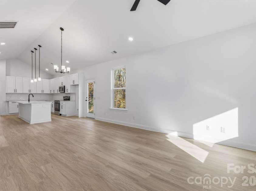 1216 Waterford Drive, Lincolnton, NC 28092.  MLS# CAR4324476, YatesRealty ID 4352. Living Room