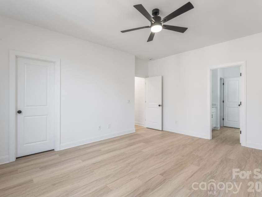 1216 Waterford Drive, Lincolnton, NC 28092.  MLS# CAR4324476, YatesRealty ID 4352. Primary Bedroom