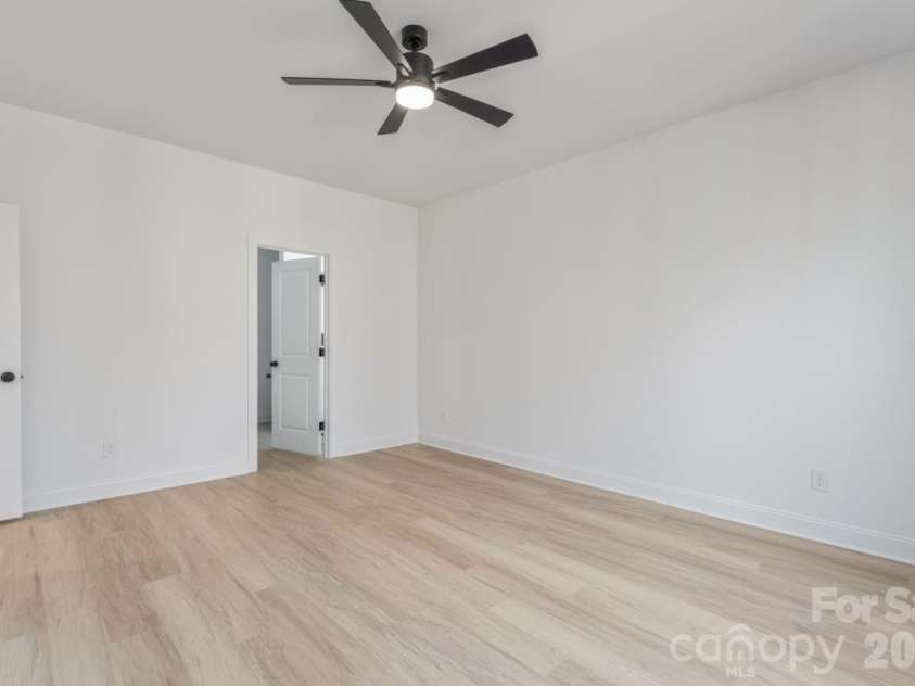 1216 Waterford Drive, Lincolnton, NC 28092.  MLS# CAR4324476, YatesRealty ID 4352. Primary Bedroom