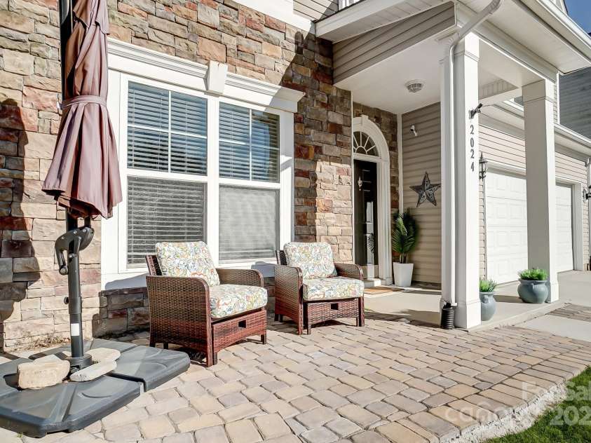 2024 Woodshorn Drive, Matthews, NC 28104.  MLS# CAR4221390, YatesRealty ID 4352. 