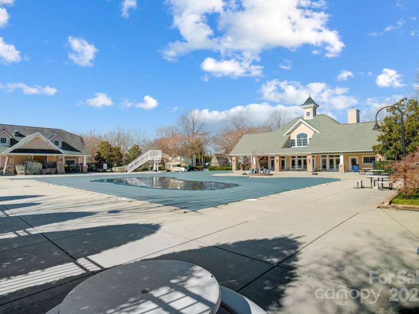 2024 Woodshorn Drive, Matthews, NC 28104.  MLS# CAR4221390, YatesRealty ID 4352. 