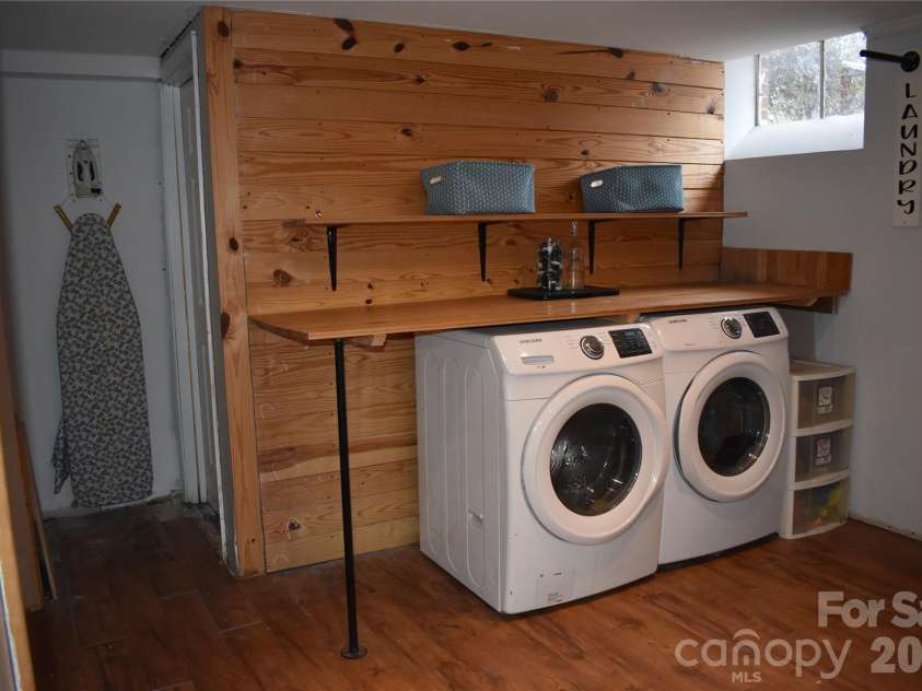 3 Forest Drive, Lexington, NC 27292.  MLS# CAR4342487, YatesRealty ID 4352. 