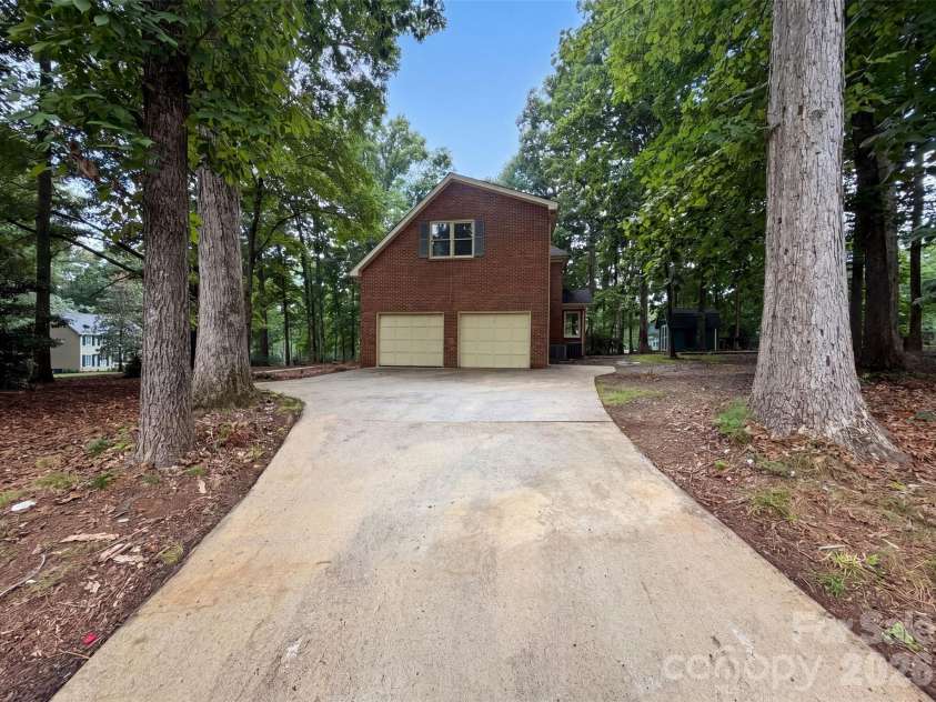 1711 Hickory Ridge Road, Rock Hill, SC 29732.  MLS# CAR4407756, YatesRealty ID 43520. 