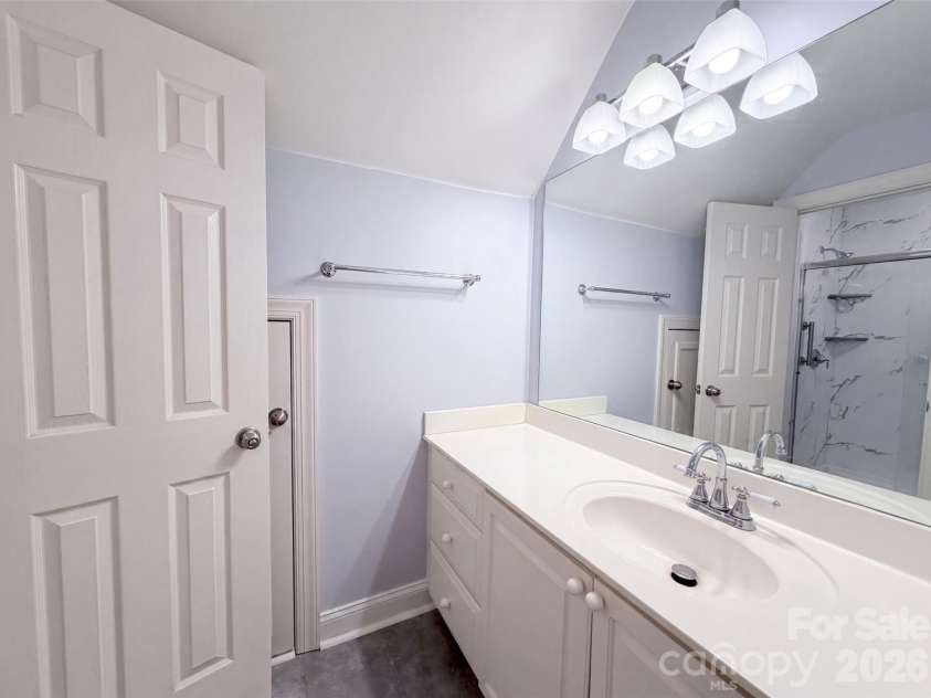 18805 Boundary Oaks Court, Davidson, NC 28036.  MLS# CAR4407632, YatesRealty ID 43521. 