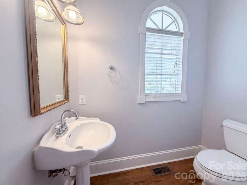 18805 Boundary Oaks Court, Davidson, NC 28036.  MLS# CAR4407632, YatesRealty ID 43521. 