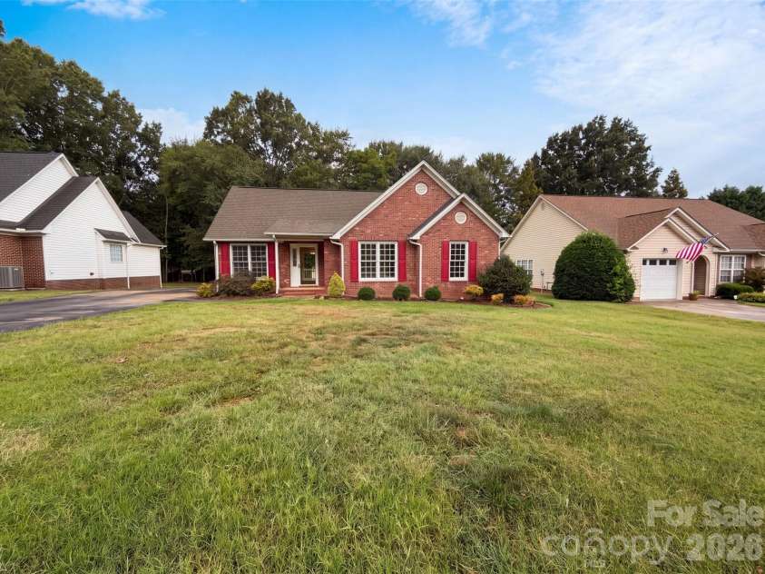 2017 Bristol Parkway, Rock Hill, SC 29732.  MLS# CAR4408474, YatesRealty ID 43523. 