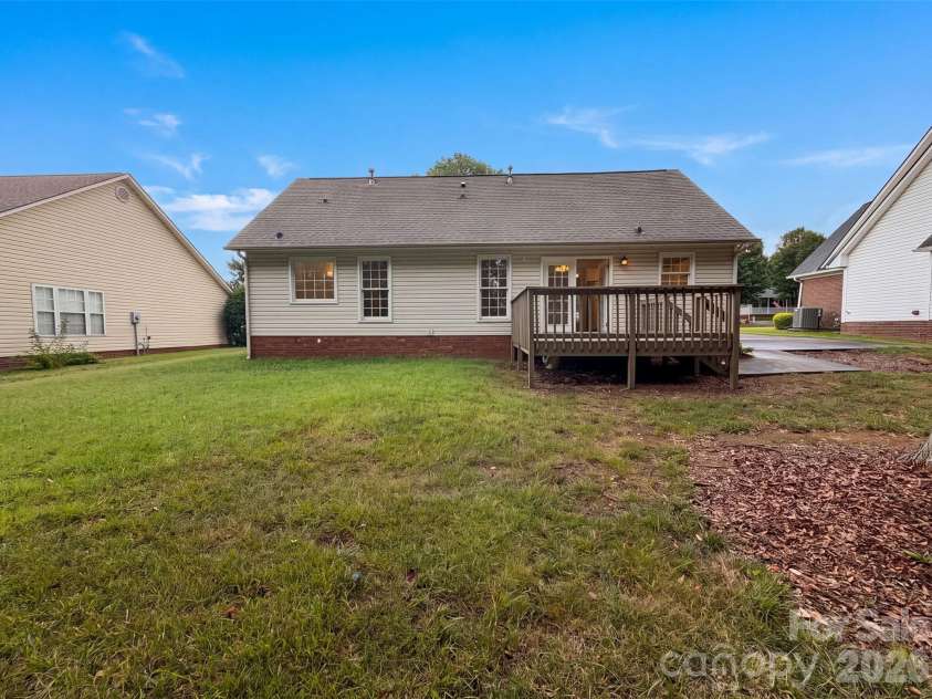 2017 Bristol Parkway, Rock Hill, SC 29732.  MLS# CAR4408474, YatesRealty ID 43523. 
