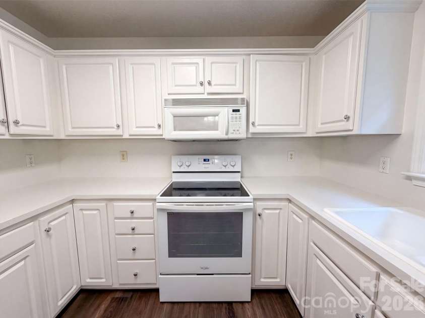 2017 Bristol Parkway, Rock Hill, SC 29732.  MLS# CAR4408474, YatesRealty ID 43523. 