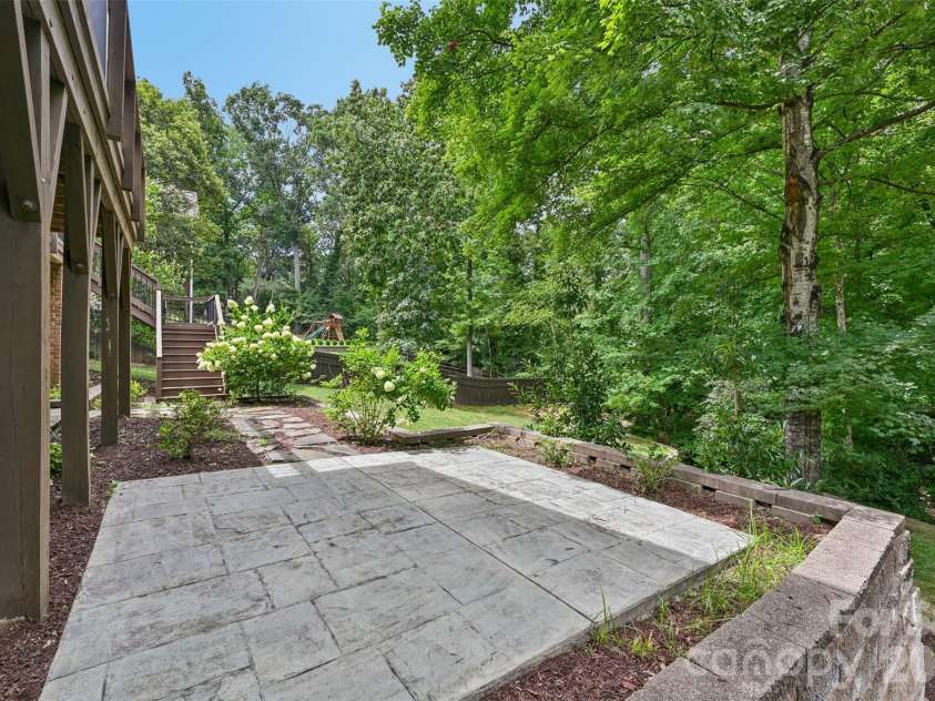 5609 Camilla Drive, Charlotte, NC 28226.  MLS# CAR4408477, YatesRealty ID 43524. 