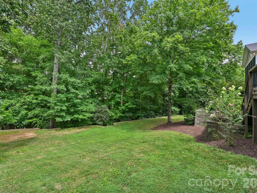 5609 Camilla Drive, Charlotte, NC 28226.  MLS# CAR4408477, YatesRealty ID 43524. 