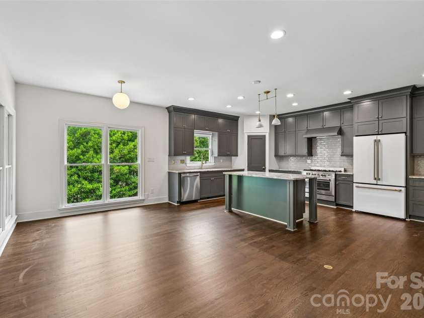 5609 Camilla Drive, Charlotte, NC 28226.  MLS# CAR4408477, YatesRealty ID 43524. 