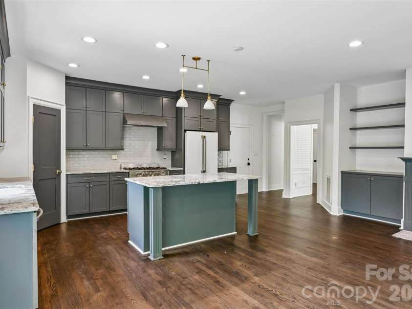 5609 Camilla Drive, Charlotte, NC 28226.  MLS# CAR4408477, YatesRealty ID 43524. 