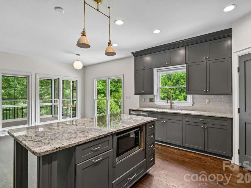 5609 Camilla Drive, Charlotte, NC 28226.  MLS# CAR4408477, YatesRealty ID 43524. 