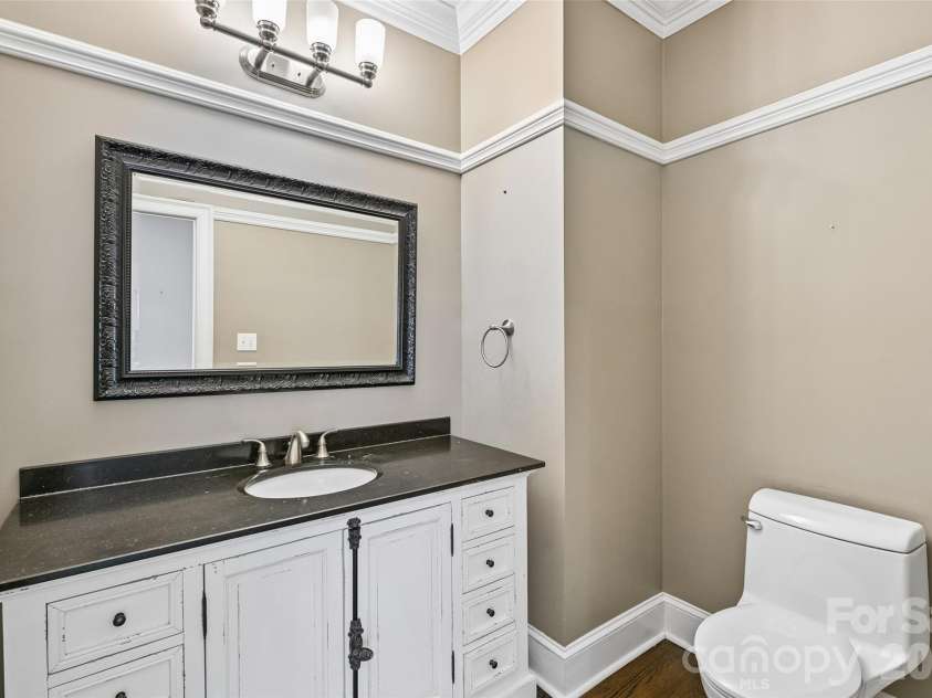 5609 Camilla Drive, Charlotte, NC 28226.  MLS# CAR4408477, YatesRealty ID 43524. 