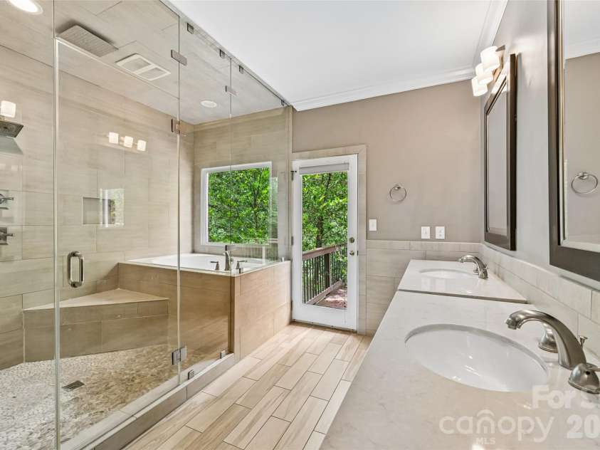 5609 Camilla Drive, Charlotte, NC 28226.  MLS# CAR4408477, YatesRealty ID 43524. 