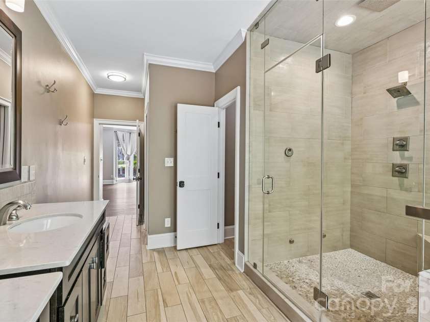 5609 Camilla Drive, Charlotte, NC 28226.  MLS# CAR4408477, YatesRealty ID 43524. 