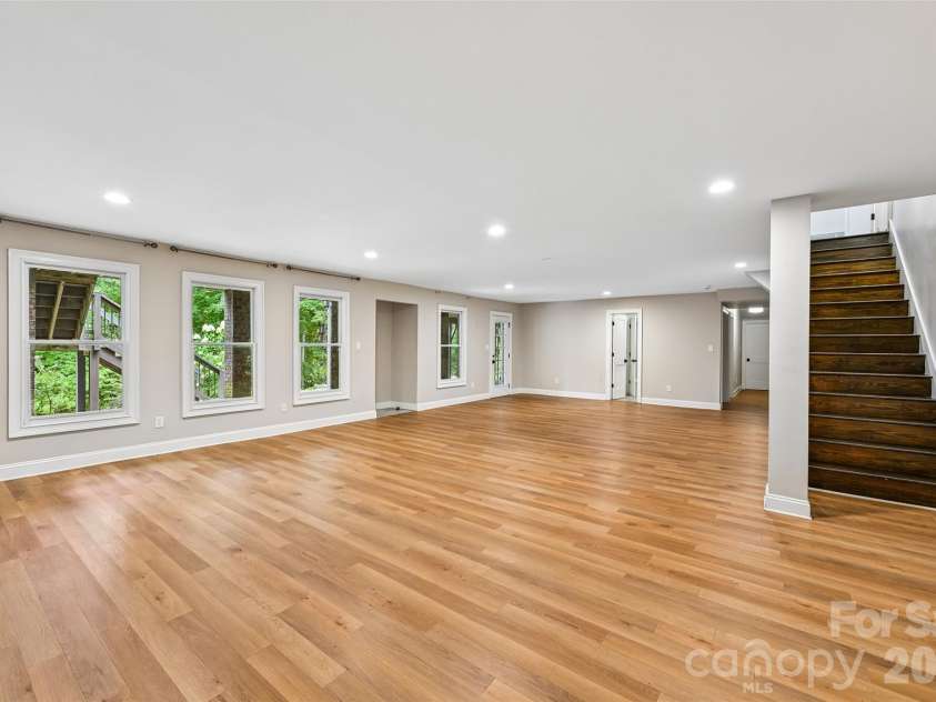 5609 Camilla Drive, Charlotte, NC 28226.  MLS# CAR4408477, YatesRealty ID 43524. 
