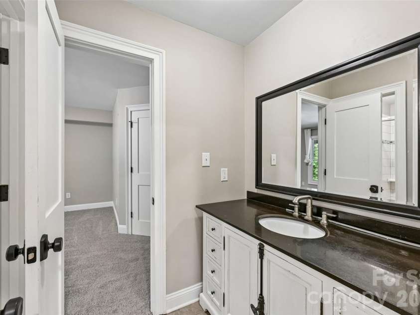 5609 Camilla Drive, Charlotte, NC 28226.  MLS# CAR4408477, YatesRealty ID 43524. 
