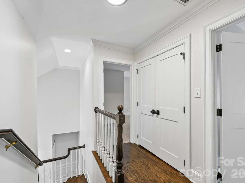 5609 Camilla Drive, Charlotte, NC 28226.  MLS# CAR4408477, YatesRealty ID 43524. 