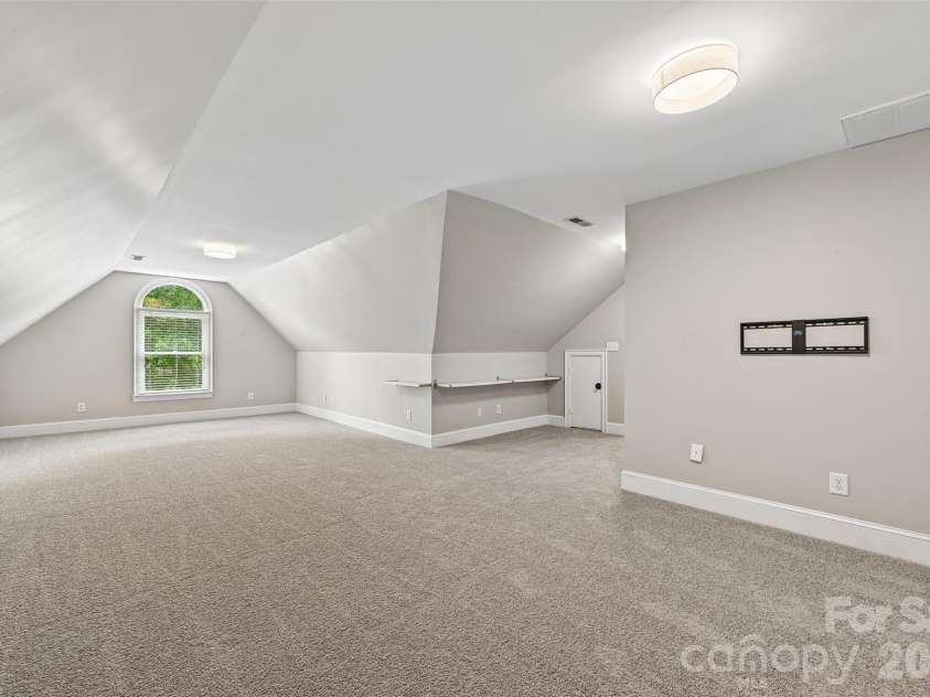 5609 Camilla Drive, Charlotte, NC 28226.  MLS# CAR4408477, YatesRealty ID 43524. 