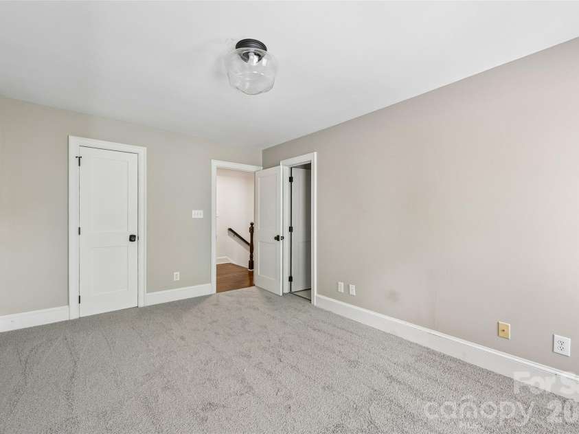 5609 Camilla Drive, Charlotte, NC 28226.  MLS# CAR4408477, YatesRealty ID 43524. 