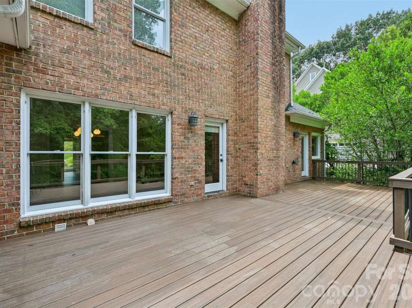 5609 Camilla Drive, Charlotte, NC 28226.  MLS# CAR4408477, YatesRealty ID 43524. 