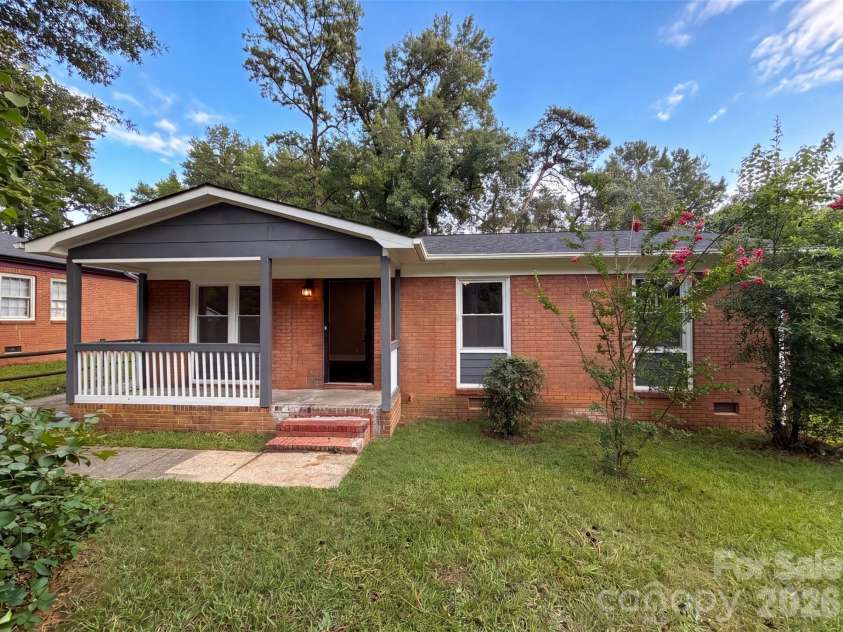 528 Kentbrook Drive, Charlotte, NC 28213.  MLS# CAR4410070, YatesRealty ID 43527. 