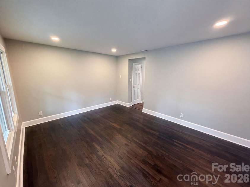 528 Kentbrook Drive, Charlotte, NC 28213.  MLS# CAR4410070, YatesRealty ID 43527. 