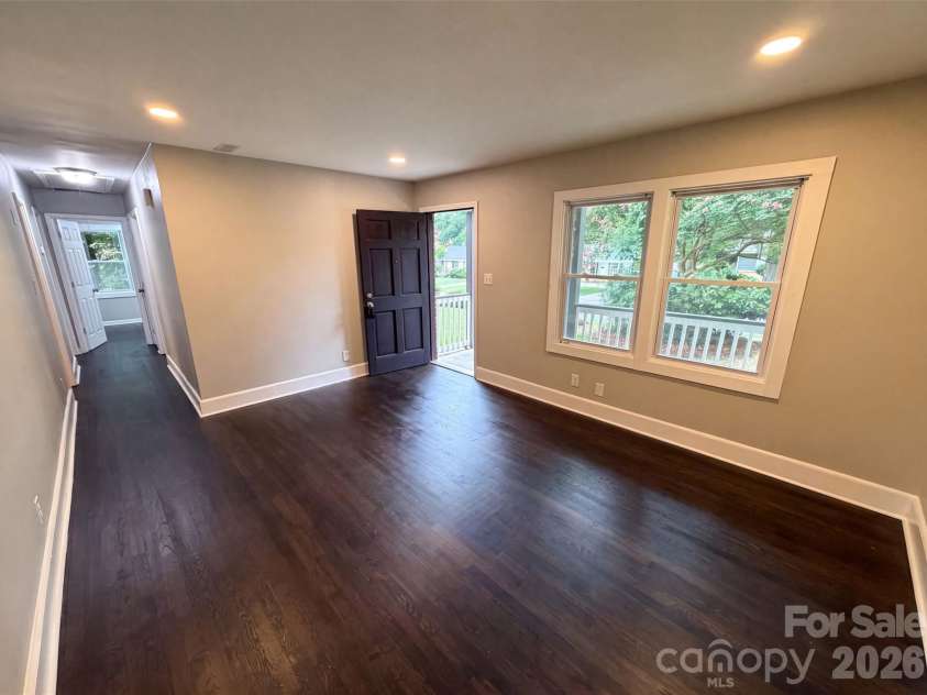 528 Kentbrook Drive, Charlotte, NC 28213.  MLS# CAR4410070, YatesRealty ID 43527. 