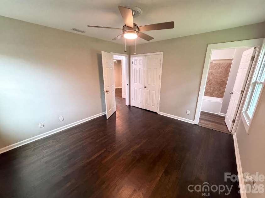 528 Kentbrook Drive, Charlotte, NC 28213.  MLS# CAR4410070, YatesRealty ID 43527. 