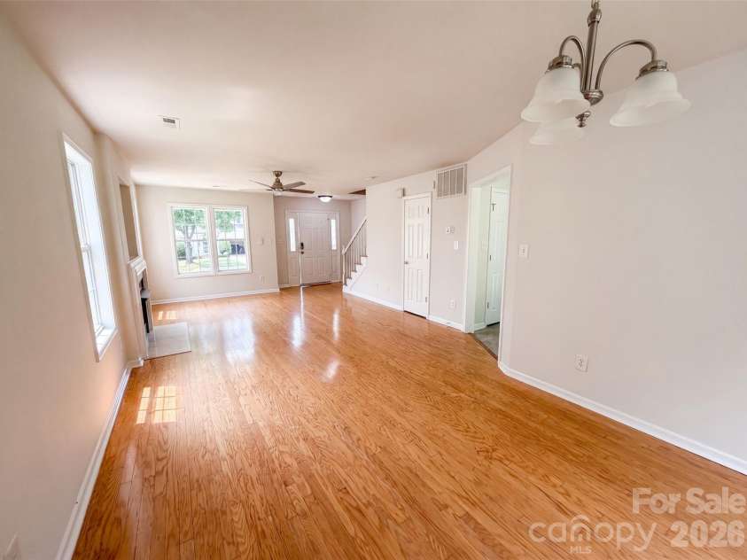 5714 Waverly Lynn Lane, Charlotte, NC 28269.  MLS# CAR4408920, YatesRealty ID 43529. 
