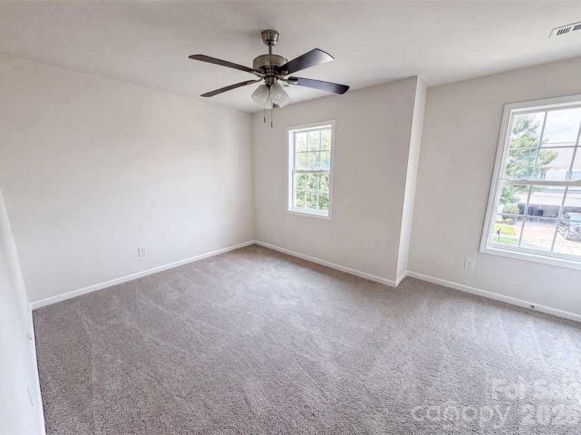 5714 Waverly Lynn Lane, Charlotte, NC 28269.  MLS# CAR4408920, YatesRealty ID 43529. 