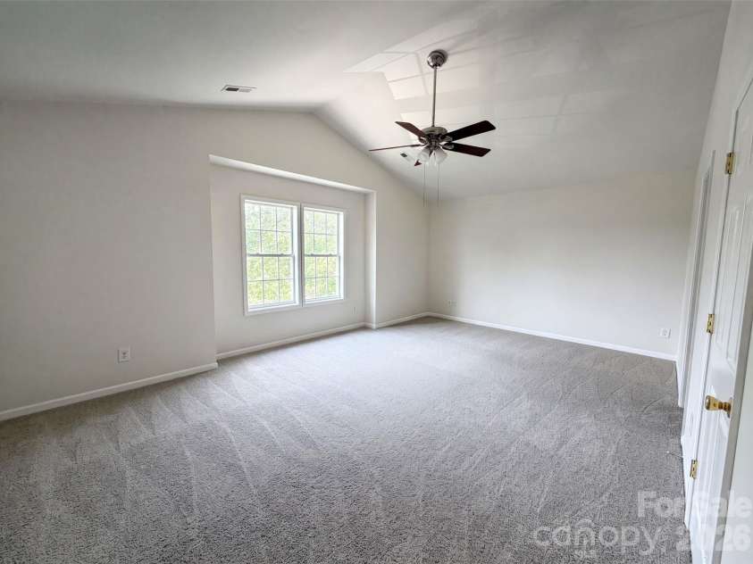 5714 Waverly Lynn Lane, Charlotte, NC 28269.  MLS# CAR4408920, YatesRealty ID 43529. 