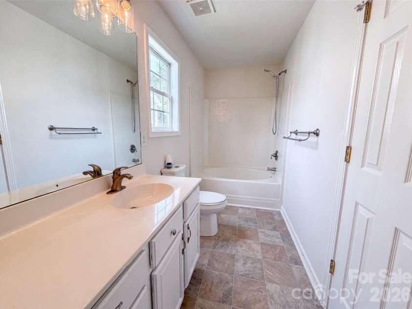5714 Waverly Lynn Lane, Charlotte, NC 28269.  MLS# CAR4408920, YatesRealty ID 43529. 