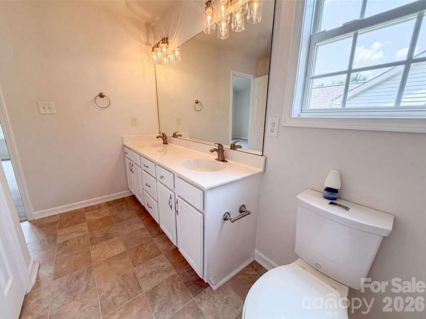 5714 Waverly Lynn Lane, Charlotte, NC 28269.  MLS# CAR4408920, YatesRealty ID 43529. 