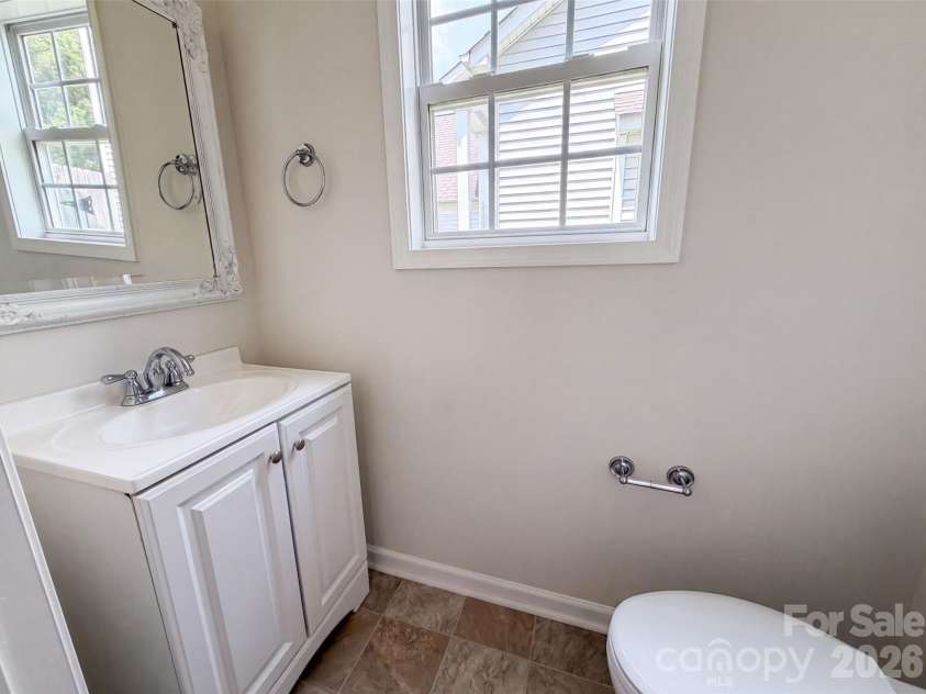 5714 Waverly Lynn Lane, Charlotte, NC 28269.  MLS# CAR4408920, YatesRealty ID 43529. 