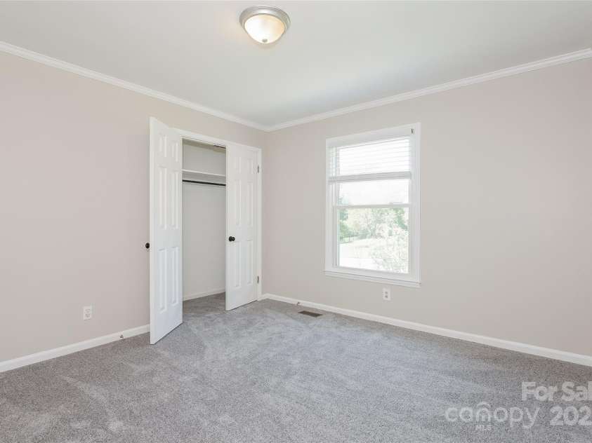1637 Buckingham Avenue, Gastonia, NC 28054.  MLS# CAR4245917, YatesRealty ID 4353. 